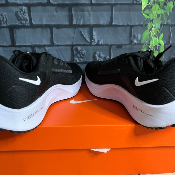 Nike Air Zoom Pegasus 38 - Picture 6 of 10